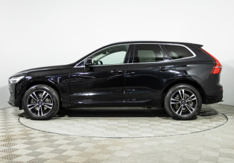 Подержанный автомобиль Volvo XC60 2019 года (8 фото)