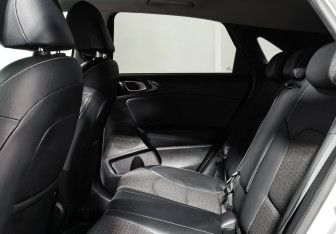 Подержанный автомобиль Kia Ceed Hatchback 2018 года (12 фото)