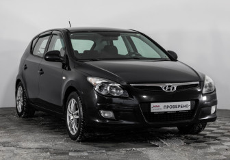 Подержанный автомобиль Hyundai i30 Hatchback 2009 года (3 фото)