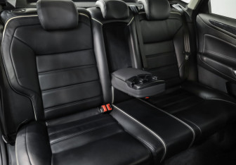 Подержанный автомобиль Ford Mondeo Sedan 2012 года (24 фото)