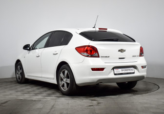 Подержанный автомобиль Chevrolet Cruze Sedan 2012 года (7 фото)