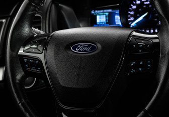 Подержанный автомобиль Ford Explorer 2019 года (13 фото)