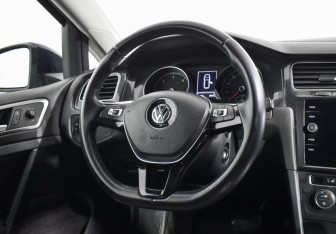Подержанный автомобиль Volkswagen Golf Wagon 2017 года (14 фото)