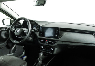 Подержанный автомобиль Skoda Rapid Liftback 2021 года (9 фото)