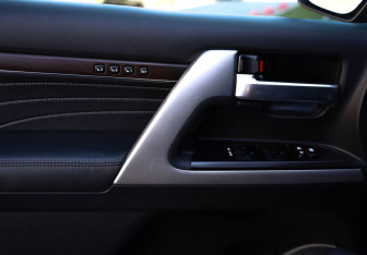 Подержанный автомобиль Toyota Land Cruiser Suv 2019 года (27 фото)