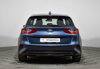 Подержанный автомобиль Kia Ceed Hatchback 2018 года (6 фото)