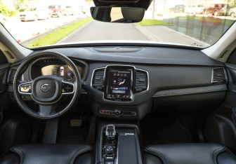 Подержанный автомобиль Volvo XC90 2020 года (11 фото)
