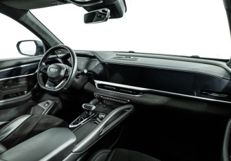 Подержанный автомобиль Geely Monjaro 2024 года (9 фото)