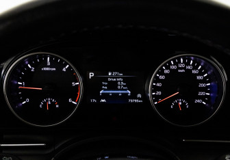 Подержанный автомобиль Kia Carnival 2022 года (33 фото)