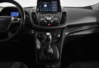 Подержанный автомобиль Ford Kuga 2013 года (15 фото)