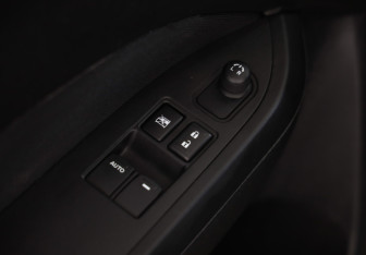 Подержанный автомобиль Suzuki Vitara 2016 года (18 фото)