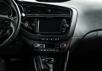 Подержанный автомобиль Kia Ceed Wagon 2018 года (14 фото)