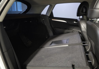 Подержанный автомобиль Citroen C4 Hatchback 2012 года (15 фото)