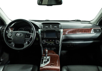 Подержанный автомобиль Toyota Camry Sedan 2014 года (13 фото)
