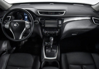 Подержанный автомобиль Nissan X-Trail 2016 года (14 фото)