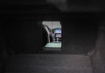 Подержанный автомобиль Infiniti Q50 2016 года (35 фото)