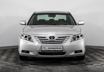Подержанный автомобиль Toyota Camry Sedan 2008 года (2 фото)