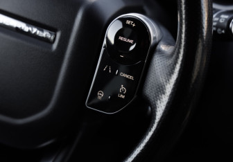 Подержанный автомобиль Land Rover Range Rover Sport 2018 года (14 фото)