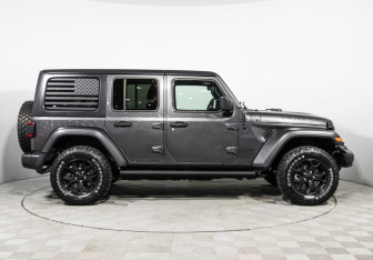 Подержанный автомобиль Jeep Wrangler 2020 года (4 фото)