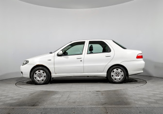 Подержанный автомобиль Fiat Albea 2010 года (8 фото)