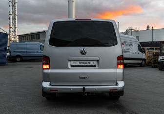 Подержанный автомобиль Volkswagen Transporter Minivan 2005 года (18 фото)
