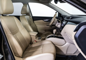 Подержанный автомобиль Nissan X-Trail 2017 года (17 фото)