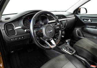Подержанный автомобиль Kia Rio Hatchback 2020 года (11 фото)