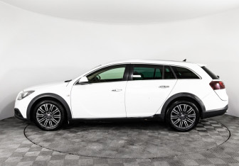 Подержанный автомобиль Opel Insignia Wagon 2014 года (8 фото)