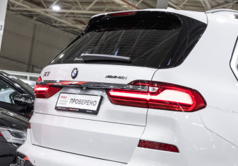 Подержанный автомобиль BMW X7 2021 года (9 фото)