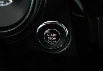 Подержанный автомобиль Nissan Qashqai 2014 года (17 фото)