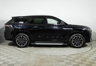 Подержанный автомобиль Jaecoo J8 2024 года (4 фото)