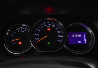 Подержанный автомобиль Renault Duster 2017 года (20 фото)