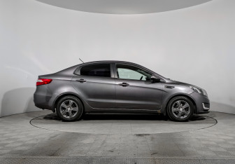 Подержанный автомобиль Kia Rio Sedan 2012 года (4 фото)