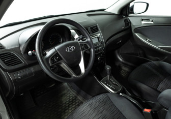 Подержанный автомобиль Hyundai Solaris Sedan 2015 года (11 фото)