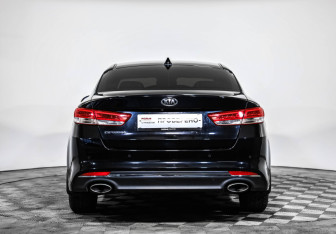 Подержанный автомобиль Kia Optima Sedan 2017 года (7 фото)