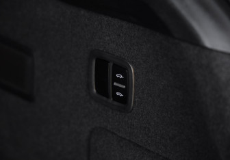 Подержанный автомобиль Porsche Cayenne 2019 года (34 фото)