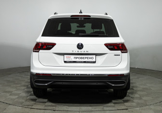 Подержанный автомобиль Volkswagen Tiguan 2022 года (6 фото)