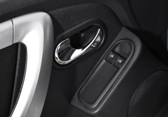 Подержанный автомобиль Nissan Terrano 2020 года (10 фото)