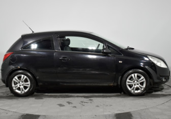 Подержанный автомобиль Opel Corsa 2007 года (4 фото)