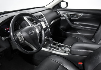 Подержанный автомобиль Nissan Teana 2014 года (9 фото)