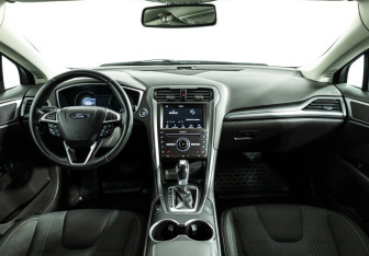 Подержанный автомобиль Ford Mondeo Sedan 2018 года (13 фото)