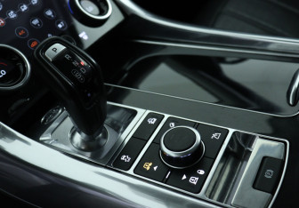 Подержанный автомобиль Land Rover Range Rover Sport 2018 года (17 фото)