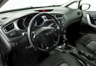Подержанный автомобиль Kia Ceed Wagon 2014 года (11 фото)