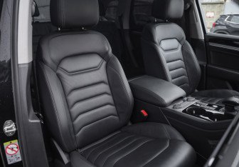Подержанный автомобиль Volkswagen Touareg 2021 года (29 фото)