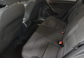 Подержанный автомобиль Volkswagen Golf Hatchback 2013 года (11 фото)