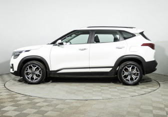 Подержанный автомобиль Kia Seltos 2022 года (8 фото)