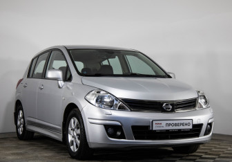 Подержанный автомобиль Nissan Tiida Hatchback 2010 года (3 фото)