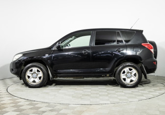 Подержанный автомобиль Toyota RAV4 2008 года (8 фото)
