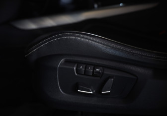 Подержанный автомобиль BMW X5 2017 года (28 фото)