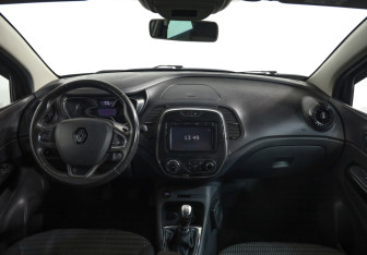 Подержанный автомобиль Renault Kaptur 2017 года (9 фото)